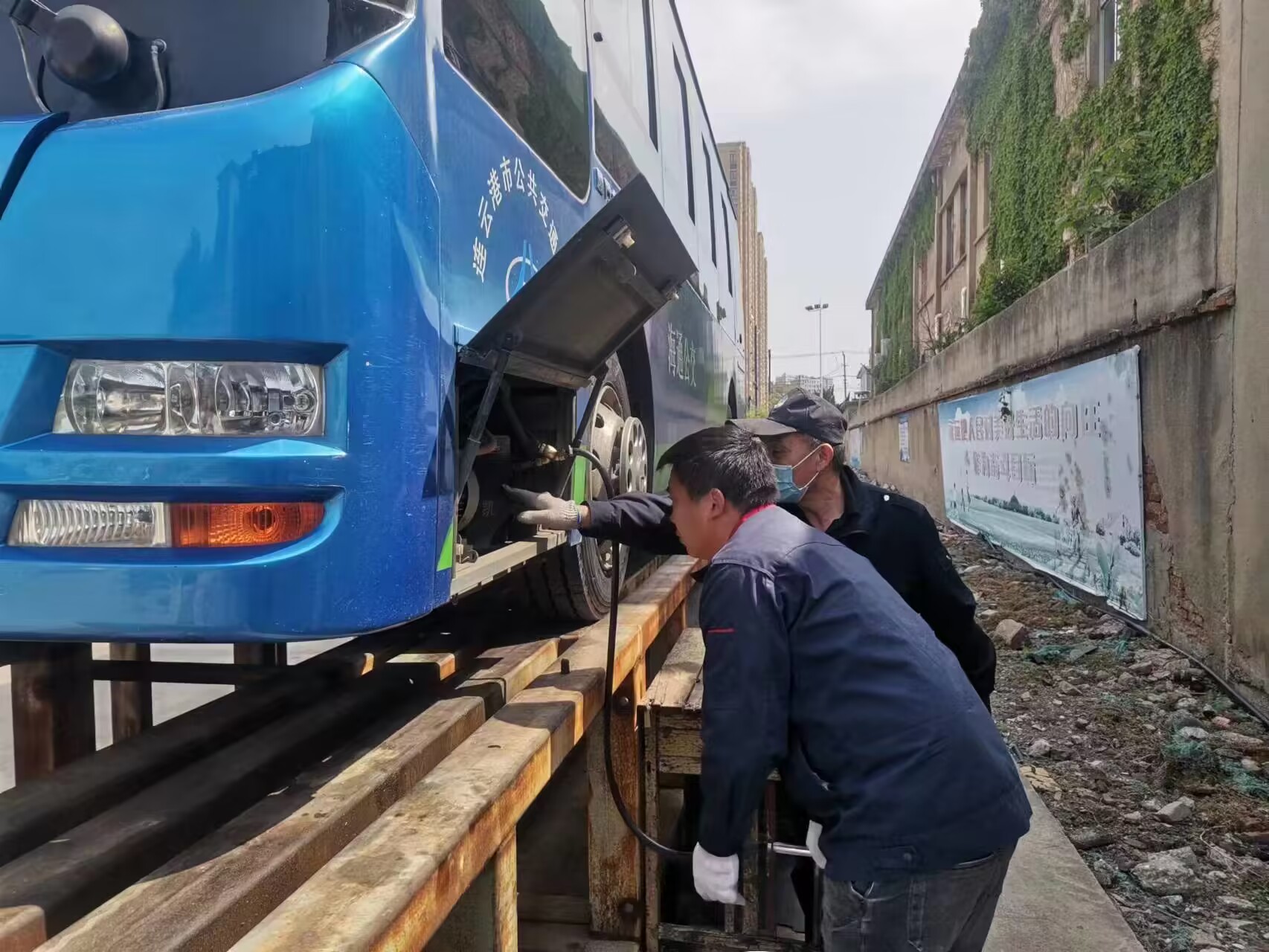 公交集團公交事業(yè)一部開展園博園及“五一”節(jié)前機務專項檢查工作